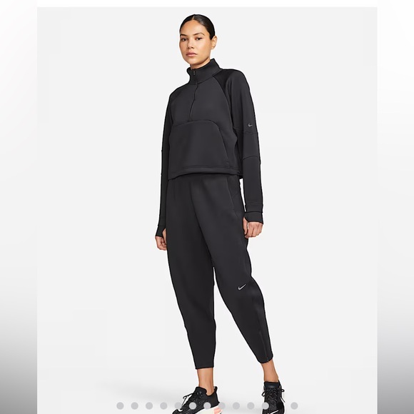 Nike Sustainable Materials
Nike Dri-FIT Prima
Women's 1/2-Zip Training Top - Picture 9 of 12